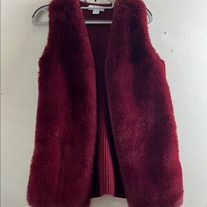 Liz Claiborne Plush Burgundy Faux Fur Vest size Small